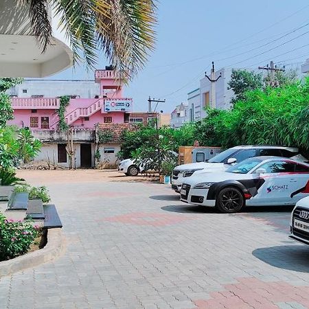 Pine Tree Aparthotel Kanchipuram Ngoại thất bức ảnh